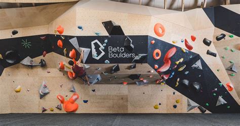 Beta boulders vanløse  Stort styrketræningsområde med udstyr og maskiner